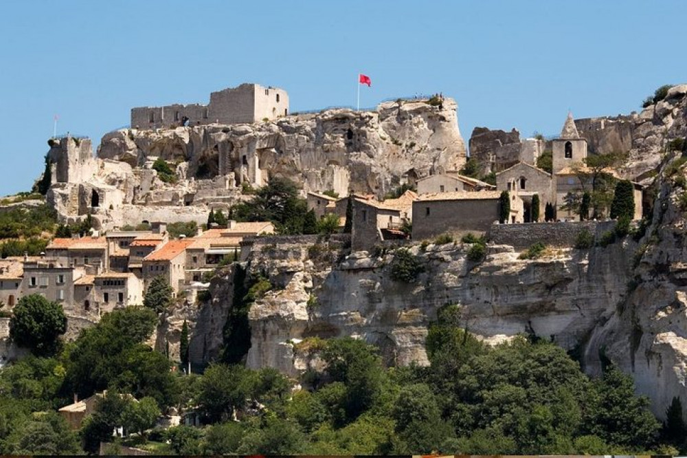 Private: Avignon, Chateuneuf Du Pape & Les Baux De Provence Tour