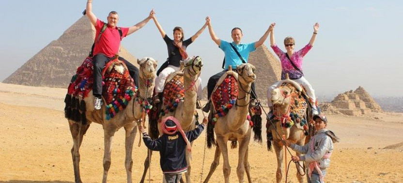 Private Full Day Pyramids Of Giza, Sakkara And Memphis