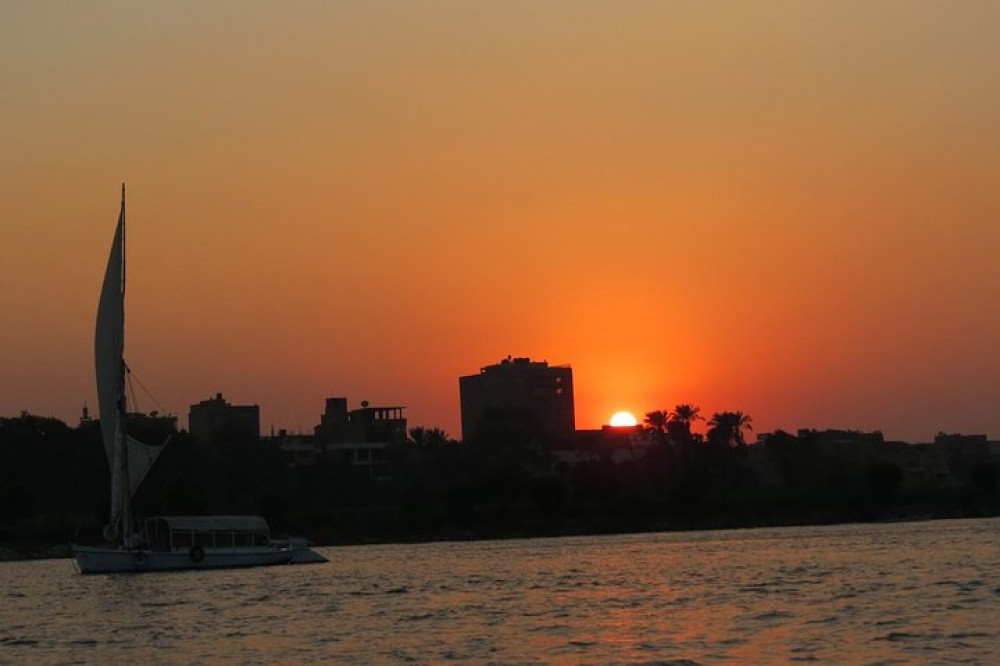 Private Cairo By Night: The Nile, The People And History Of The City