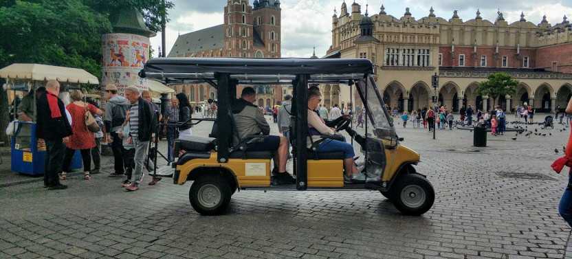 Krakow: Old Town Easy Sightseeing By Electric Golf Cart