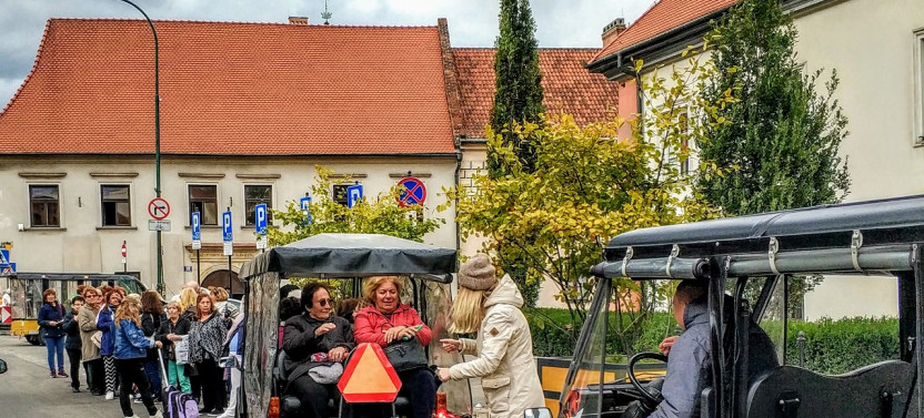 Krakow: Old Town, Kazimierz & Ghetto Sightseeing By Golf Cart