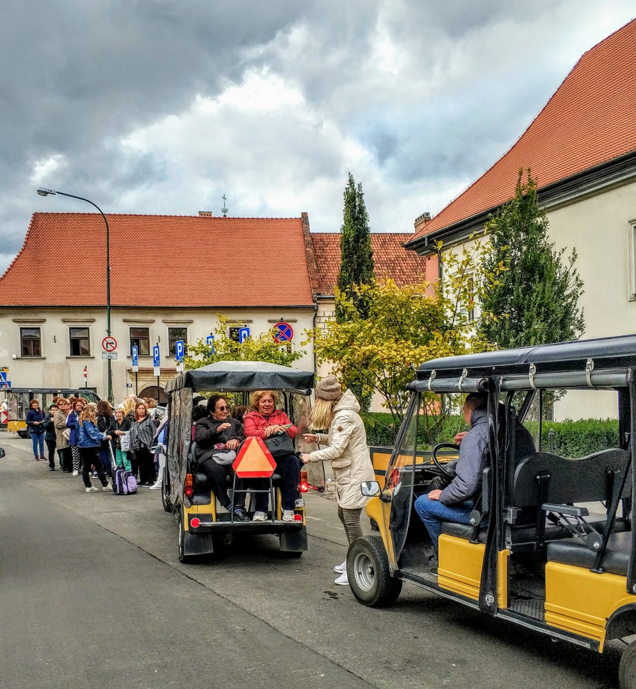 Krakow: Old Town, Kazimierz & Ghetto Sightseeing By Golf Cart