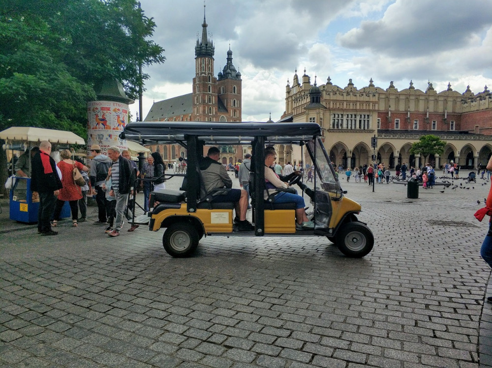 Krakow: Old Town By Golf Cart And Vistula Cruise By Catamaran