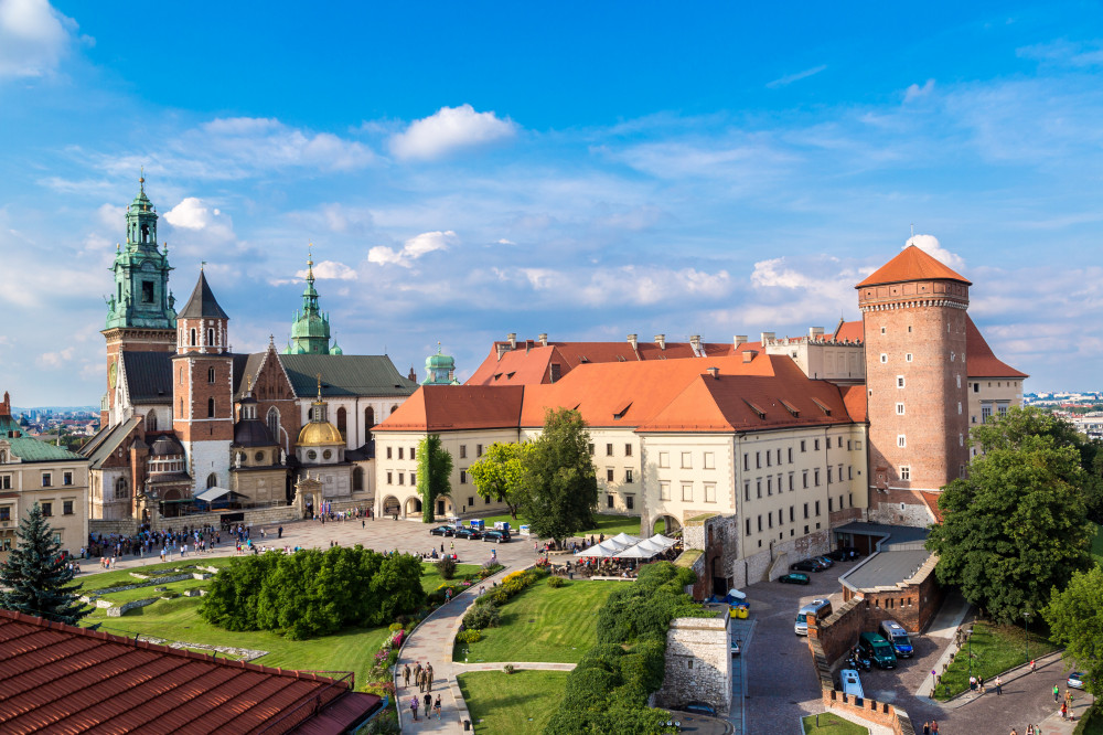 Krakow: Guided Wawel Tour, Lunch, And Vistula River Cruise