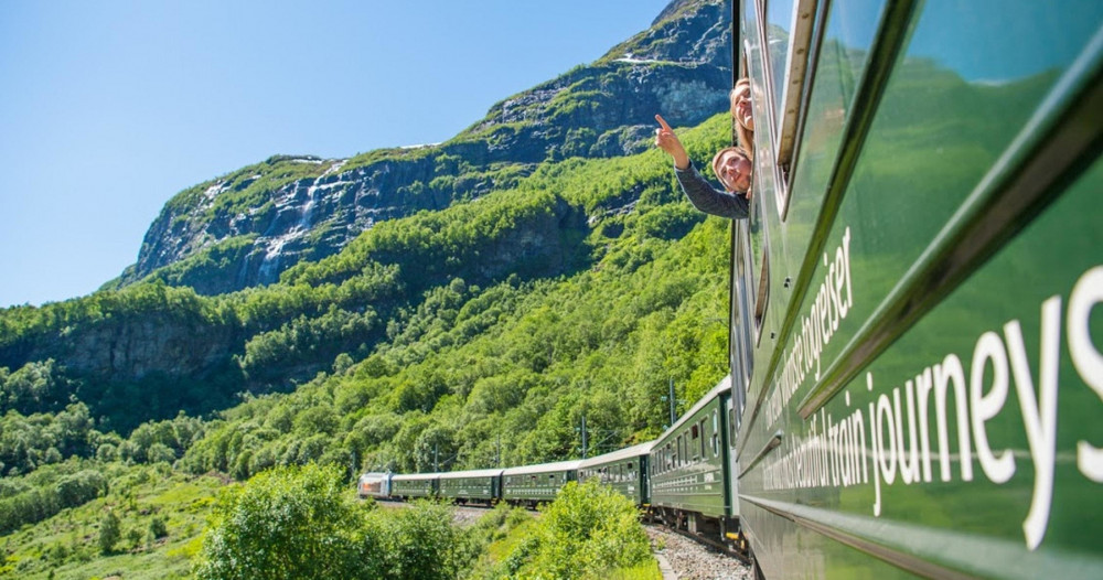 Private Guided Tour - Premium Nærøyfjord Cruise & Flåm Railway