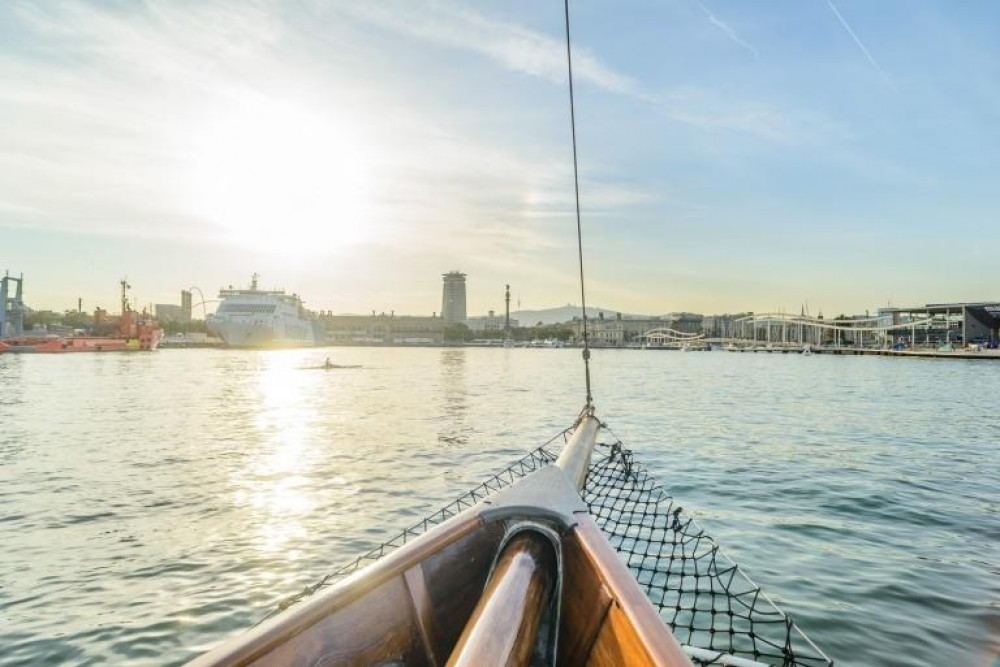 Private Barcelona Luxury Sailing Experience