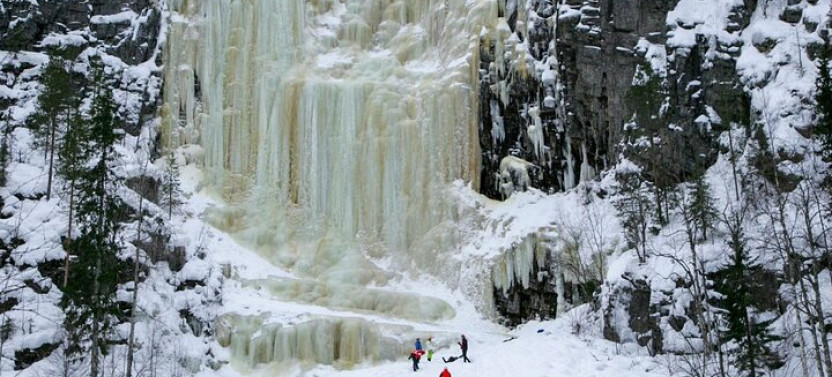 Small-Group Hiking To Frozen Waterfalls In Korouoma National Park