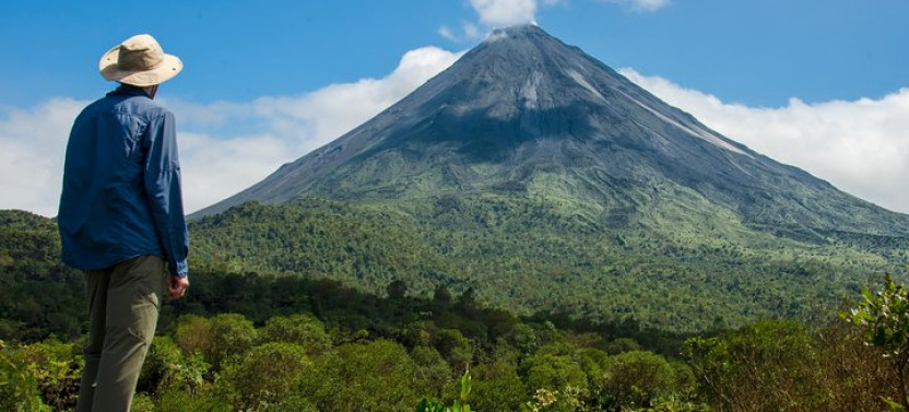 Hanging Bridges + Waterfall Hike + Lunch + Volcano + Baldí