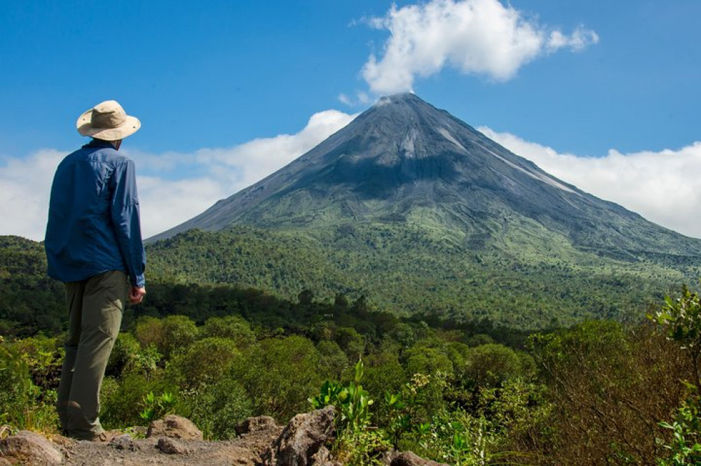 Hanging Bridges + Waterfall Hike + Lunch + Volcano + Baldí