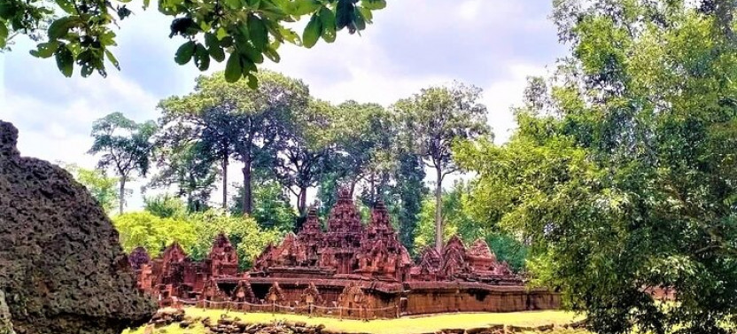 Kbal Spean Trekking Tour with Banteay Srei and Cambodia Landmine Museum