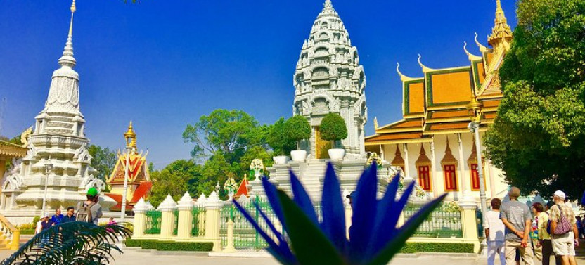 Cambodia 7 Days Private Tour from Angkor Temples to Coastline