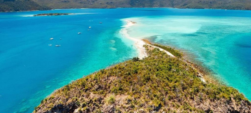Tongarra Day Sail with Banana Boat Ride and Lunch