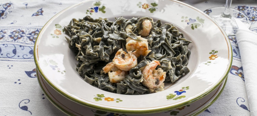 Share Your Pasta Love: Small Group Pasta & Tiramisu Class in Como