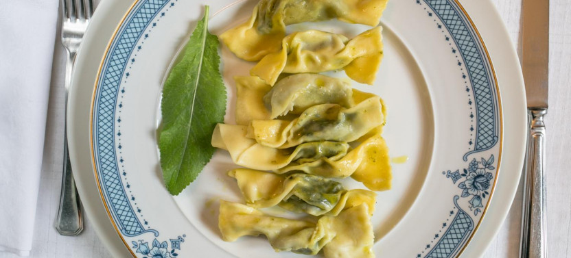 Share Your Pasta Love: Small Group Pasta & Tiramisu Class in Como