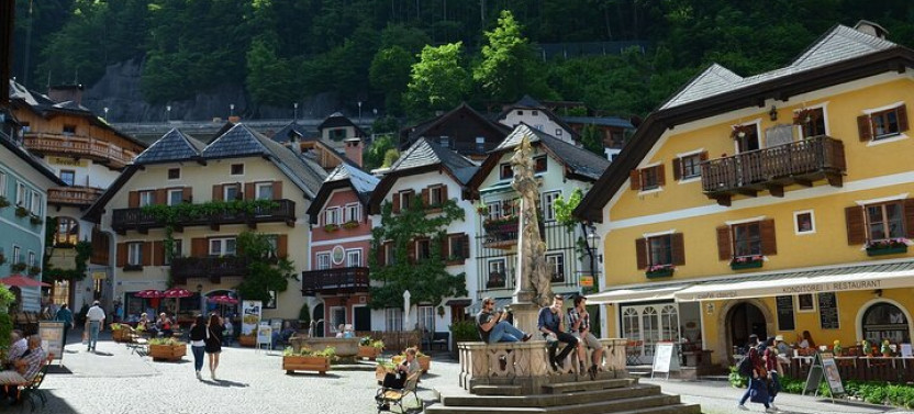 Hallstatt Private Walk Tour With A Professional Guide
