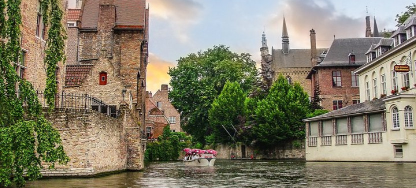 Bruges Private Walking Tour With A Professional Guide