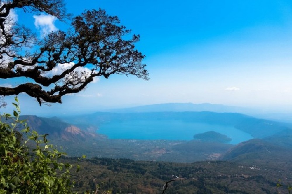 Eco Combo Tour: Colonial Route and Volcanoes