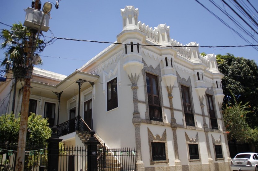 Walking Tour of Santa Teresa and Selaron Steps by Foot
