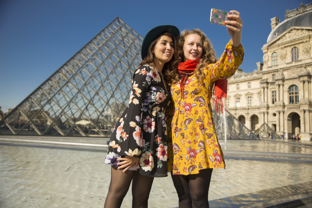 Skip the Line Tour: Explore the Louvre with a Local Guide