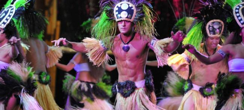 Luau Kalamaku - Hawaiian Package With Transportation