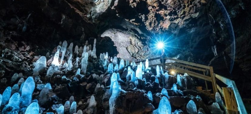 Silver Circle, Lava Cave, Waterfalls & Hot Spring | Small Group