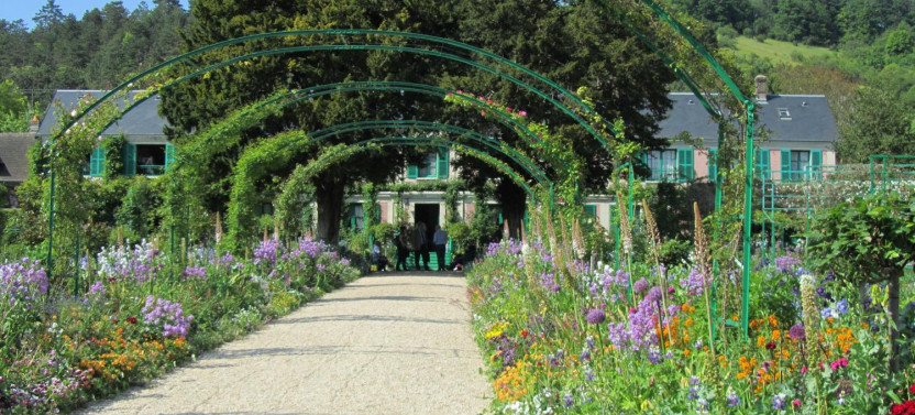 Half Day Tour of Giverny Monet's Gardens From Paris on Your Own