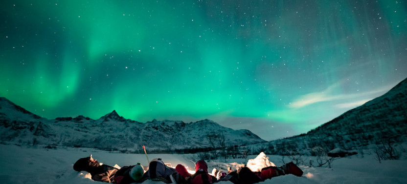 Tromsø: Aurora Hunt with Campfire, Warm meal, Winter Gear & Transfers