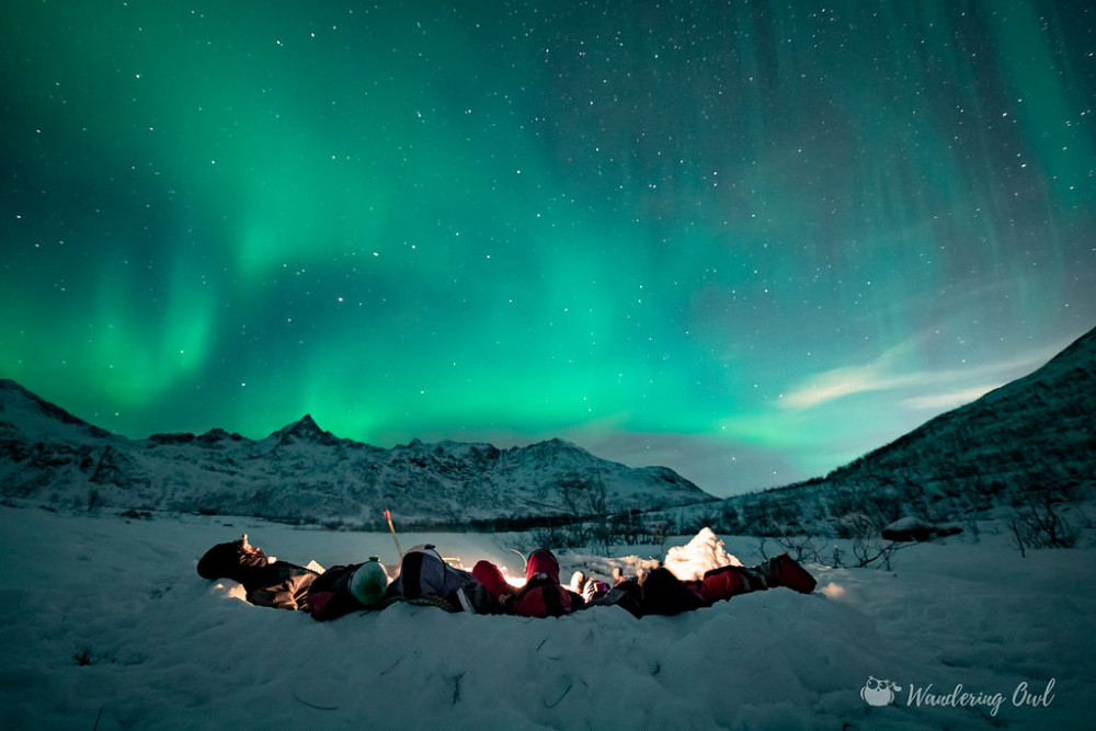 Tromsø: Aurora Hunt with Campfire, Warm meal, Winter Gear & Transfers