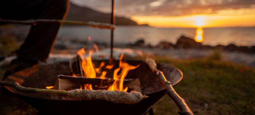 Tromsø: Midnight Sun with Campfire - Never Ending Sunset Views