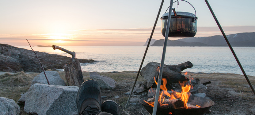 Tromsø: Midnight Sun with Campfire - Never Ending Sunset Views