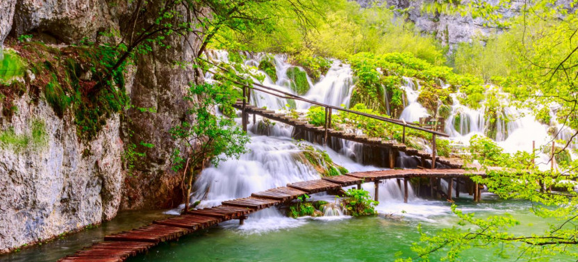 Zagreb to Split Transfer with Stop at Plitvice Lake
