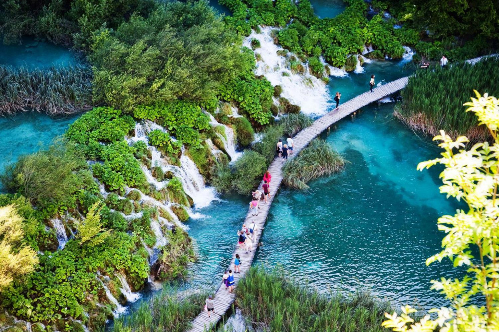 Plitvice Lakes Group Tour with Gray From Trogir