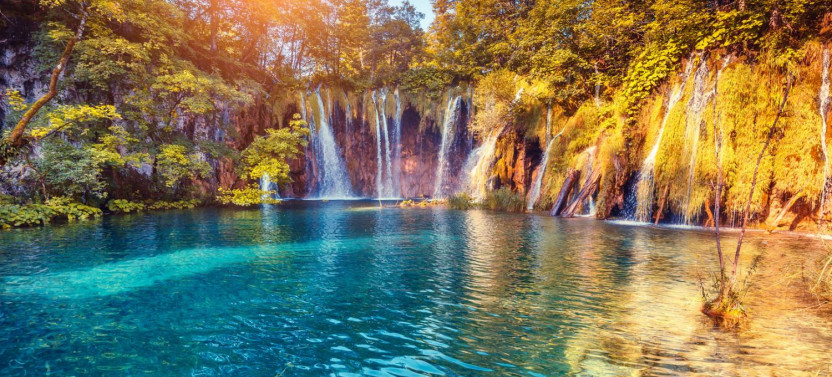 Split Zagreb Transfer with Stop at Plitvice Lakes