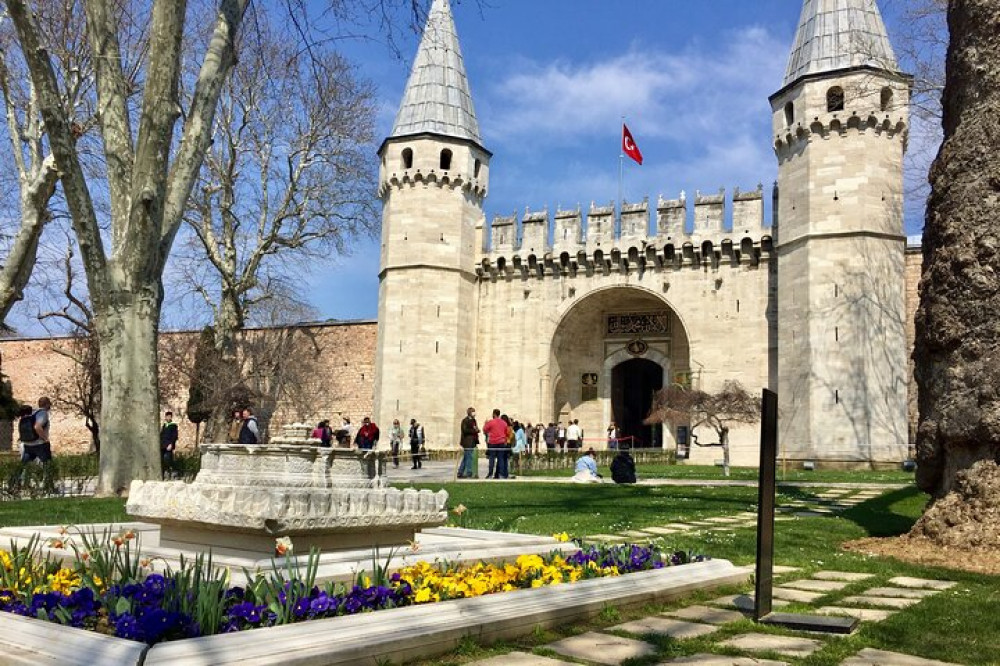 Topkapı Palace with Harem & Blue Mosque Guided Tour