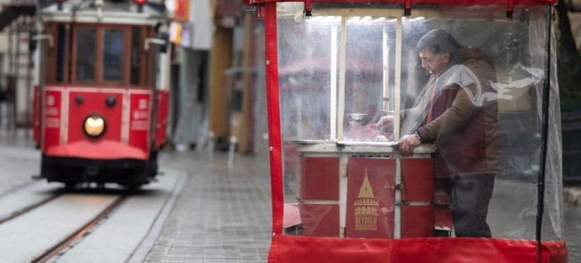 Istanbul Culinary Tour: Local Tavern and Gourmet Street Foods