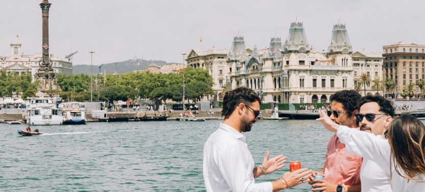 Hop-On Hop-Off Barcelona City Tour & 1-Hour Eco Catamaran Cruise