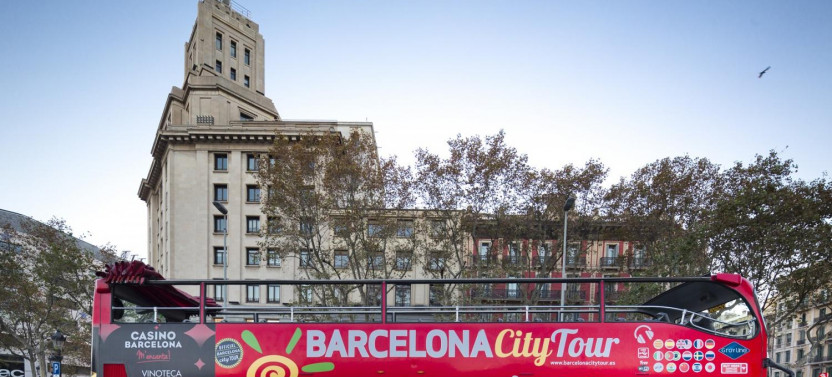 Hop-On Hop-Off Barcelona City Tour & 1-Hour Eco Catamaran Cruise, photo 5 of 10