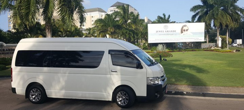 Private Transfer: Montego Bay Airport to Jewel Grande Resort & Spa