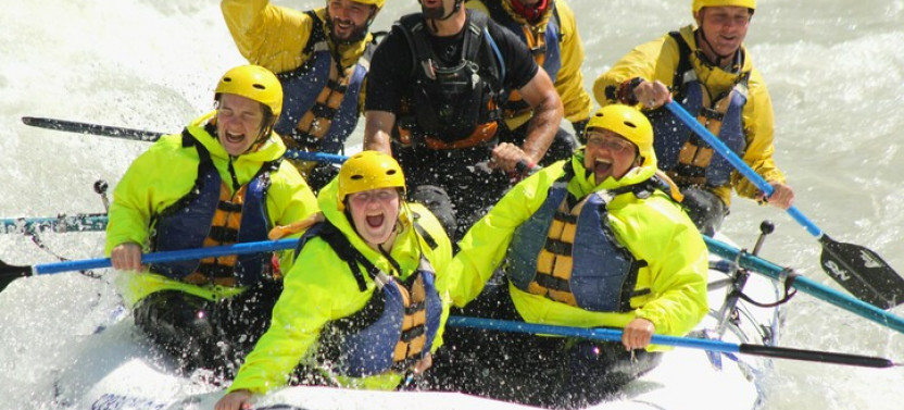 Kicking Horse River Exciter Rafting Tour- 14 Rapids from Class 2-4