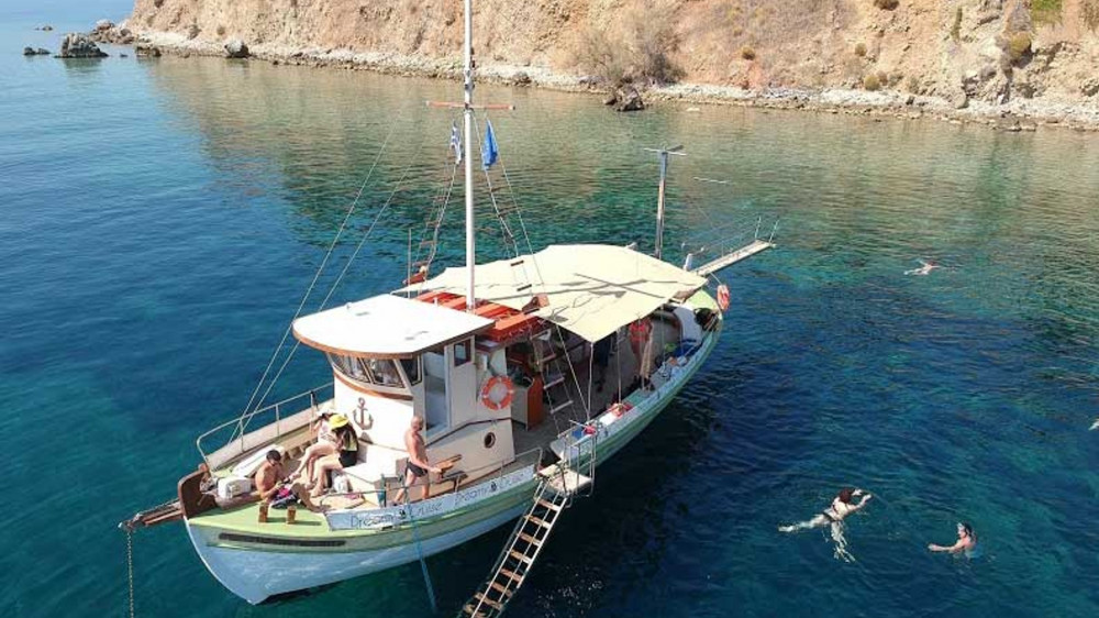 Daily Cruise from Argostoli with Lunch & Wine