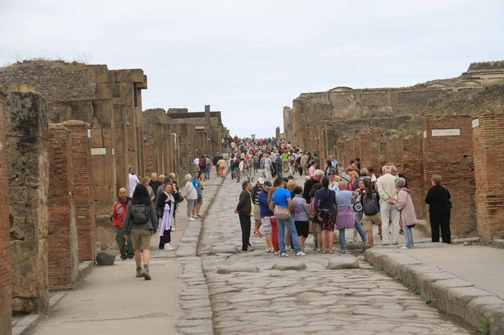 Private Full Day Guided Tour To Pompeii, Herculaneum And Vesuvius