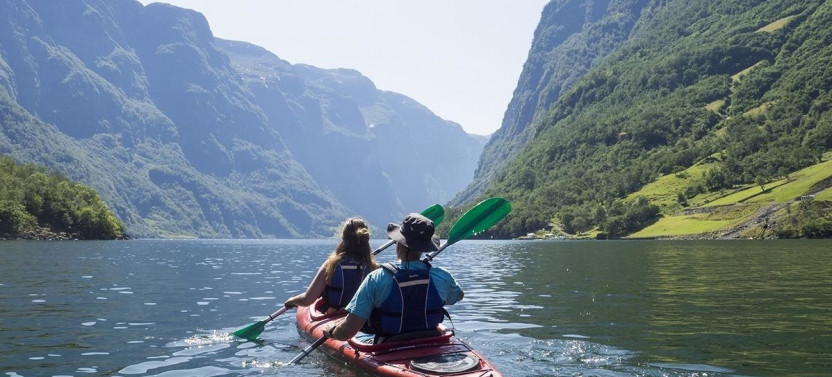 Guided Sea Kayak Tour – Nærøyfjord