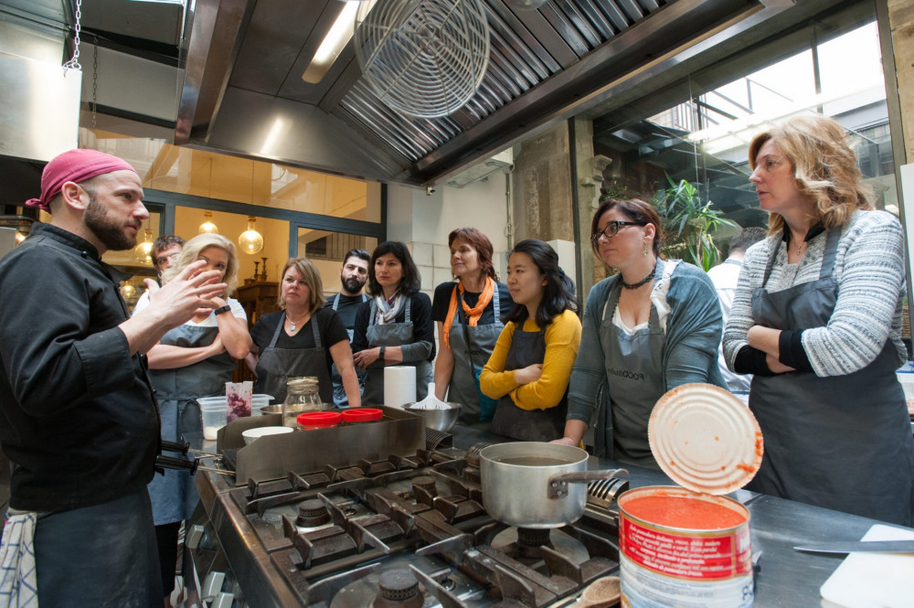 Small Group Pizza & Gelato Making Class In Oltrarno