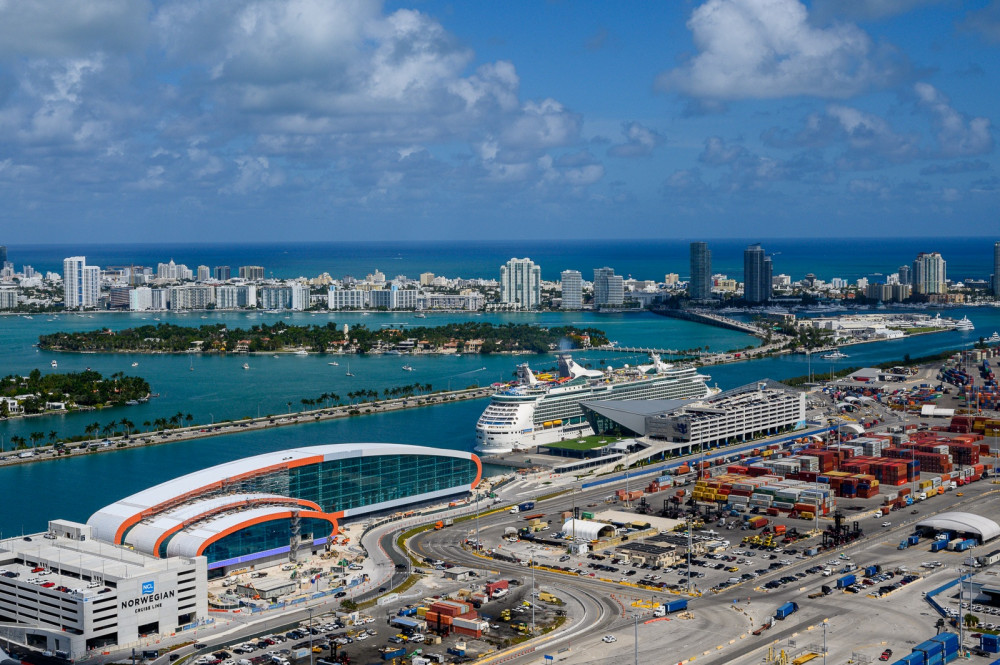 Private South Florida Views Helicopter Tour - 1 Hour