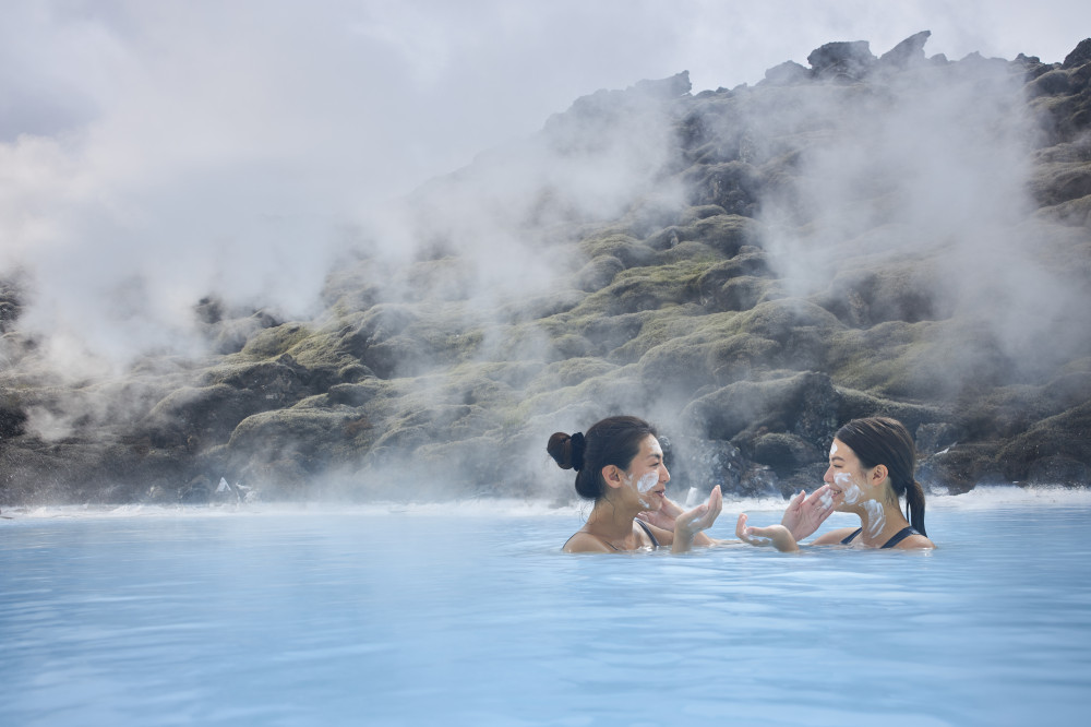 Blue Lagoon w. Shuttle Bus from KEF Airport (Optional Return to Reykjavík)