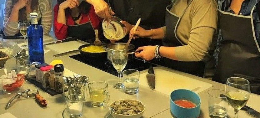 Cooking Paella & Market Tour In Barcelona, photo 3 of 22