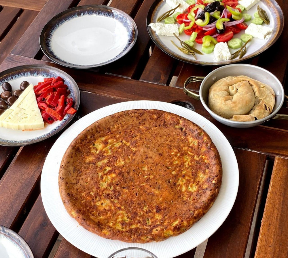 traditional greek breakfast