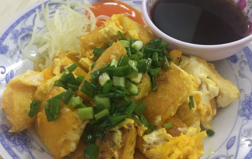 Saigon Scooter Food Tour By Night With An Ao Dai Guide Ho Chi Minh