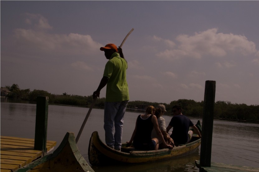 Into the Mangroves: Canoe Tour with Local Fishermen near Cartagena