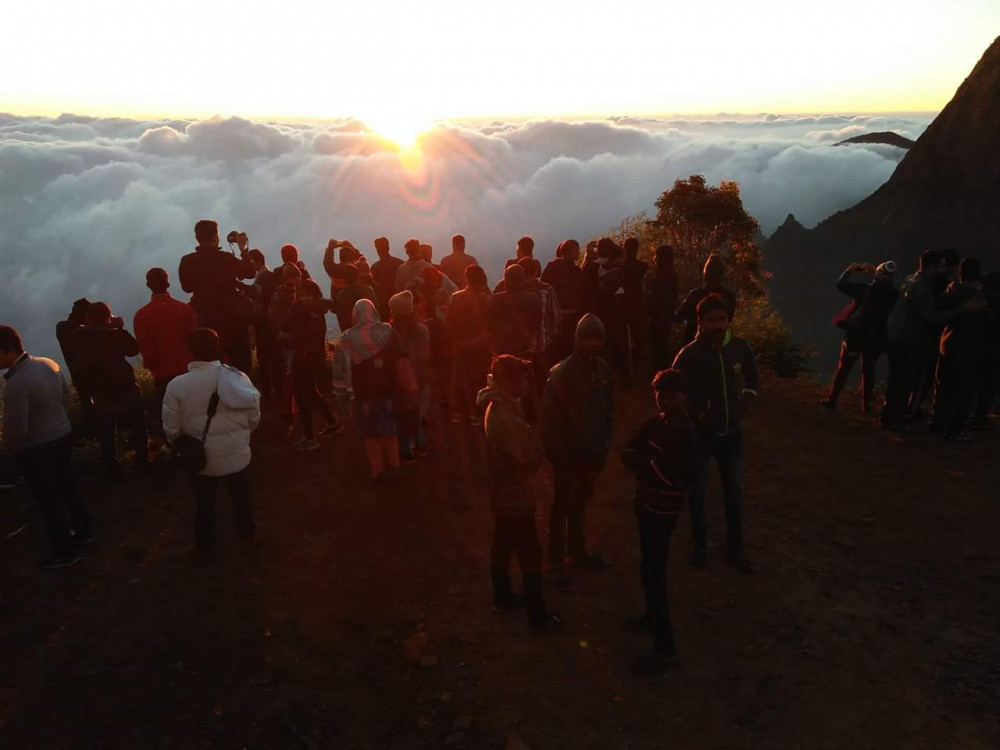 Kolukkumalai Trekking - Night Stay In Tent